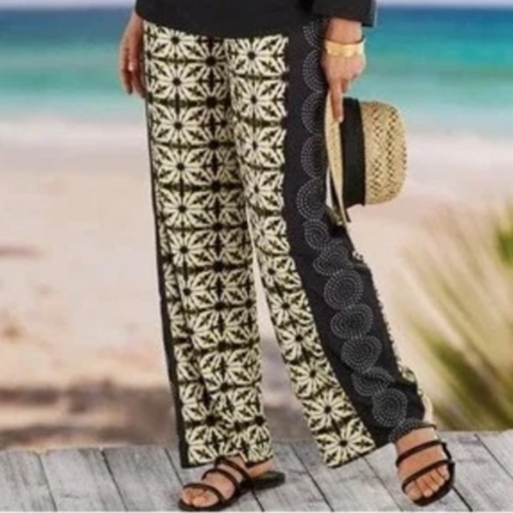 Women's Black & Cream Printed Wide-Leg Pants